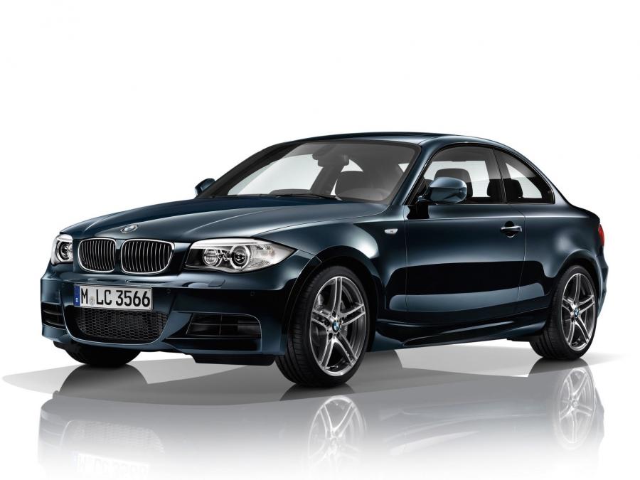  BMW 135i Coupe 2011 года  (фото 2 из 16)